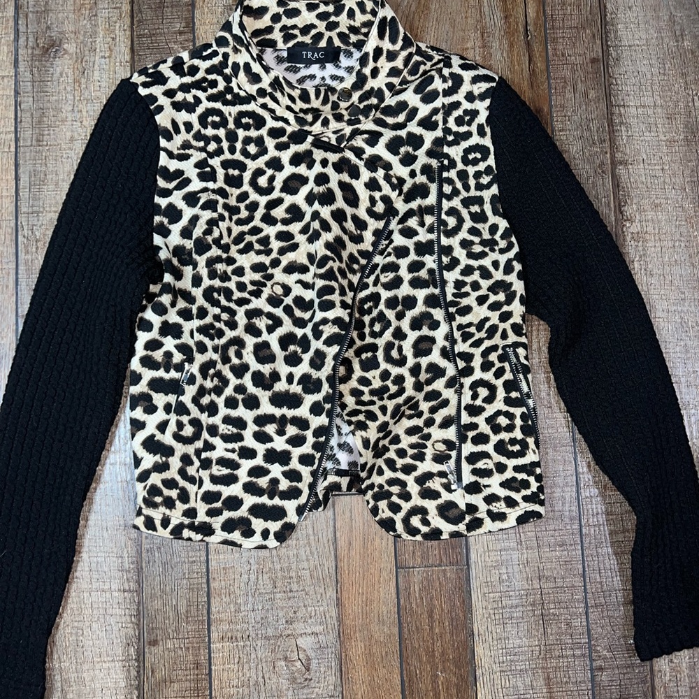 Leopard cropped diagonal zip jacket